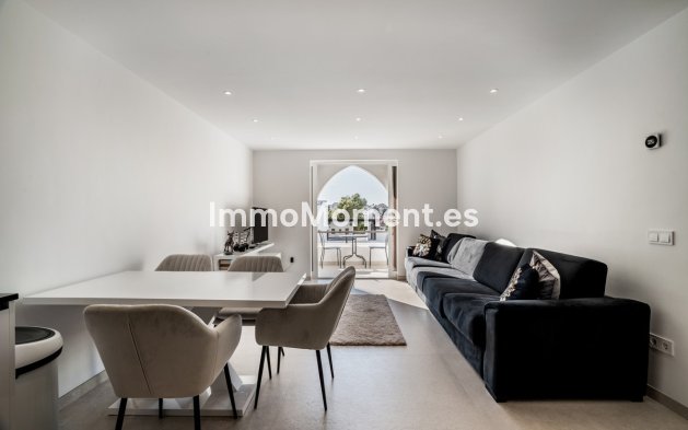 Resale - Apartment - Marbella - Nueva Andalucía