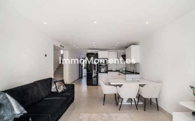 Resale - Apartment - Marbella - Nueva Andalucía