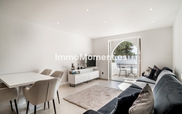 Resale - Apartment - Marbella - Nueva Andalucía