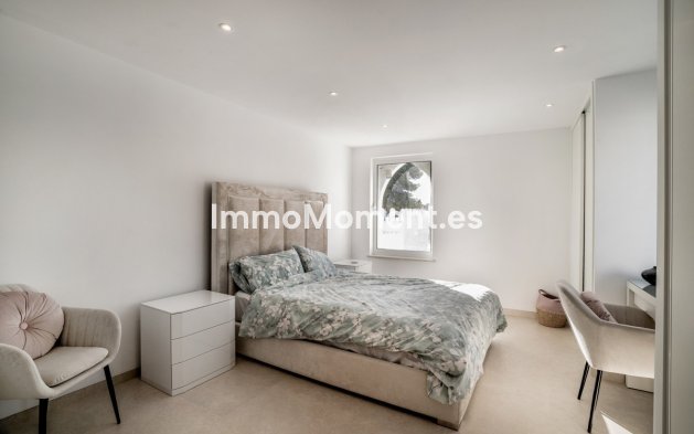 Resale - Apartment - Marbella - Nueva Andalucía