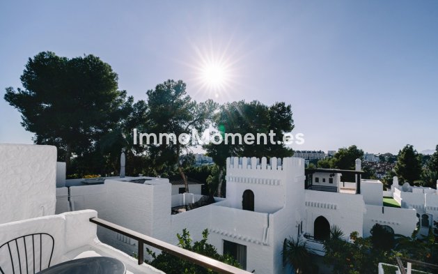 Resale - Apartment - Marbella - Nueva Andalucía