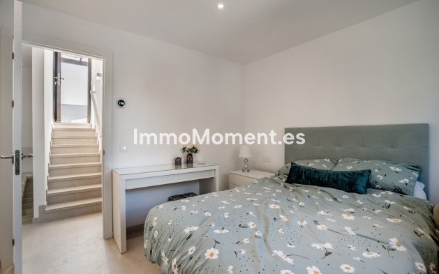 Resale - Apartment - Marbella - Nueva Andalucía