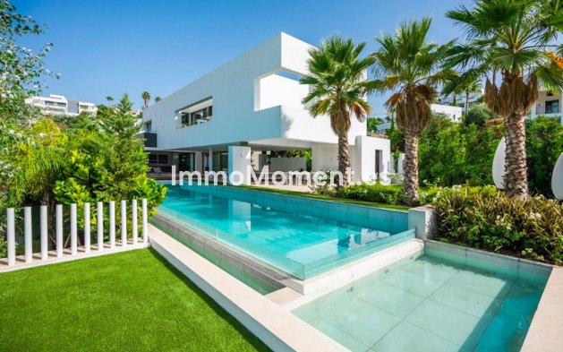 Resale - Villa - Benahavís - Benahavís Centro