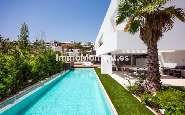 Resale - Villa - Benahavís - Benahavís Centro