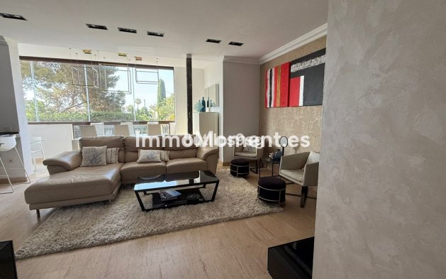 Wiederverkauf - Wohnung - Estepona  - Estepona Centro