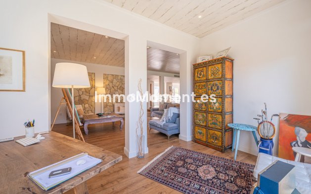 Wiederverkauf - Villa - Marbella - Nueva Andalucía