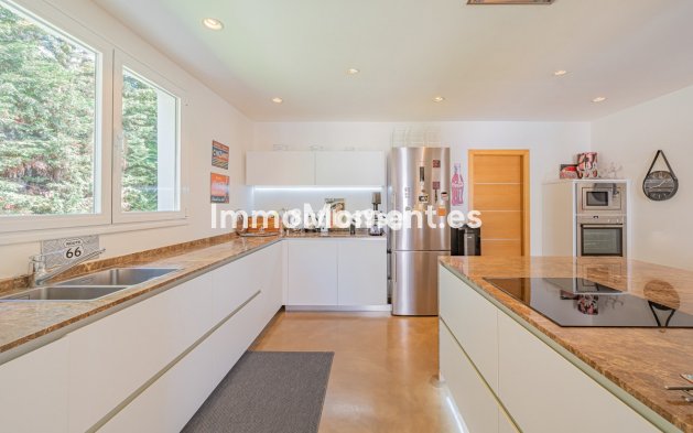 Wiederverkauf - Villa - Marbella - Nueva Andalucía