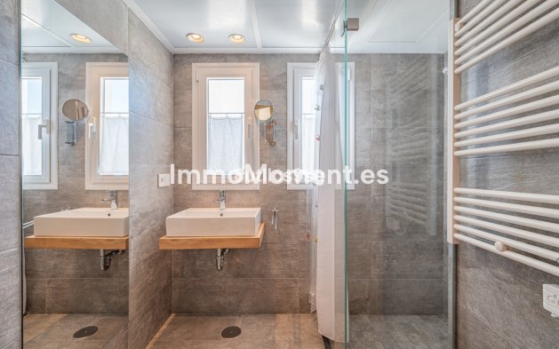 Wiederverkauf - Villa - Marbella - Nueva Andalucía