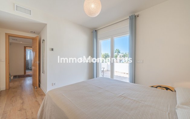 Wiederverkauf - Villa - Marbella - Nueva Andalucía