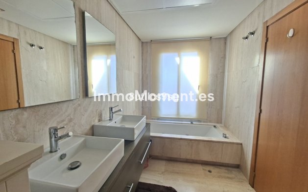 Revente - Maison mitoyenne - Manilva