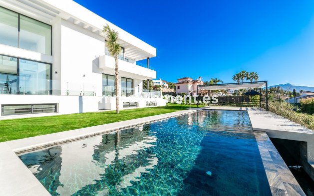 Resale - Villa - Benahavís - Benahavís Centro