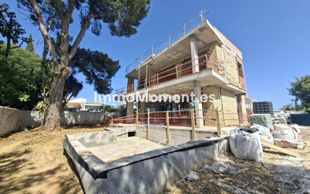 Resale - Villa - Estepona - Atalaya