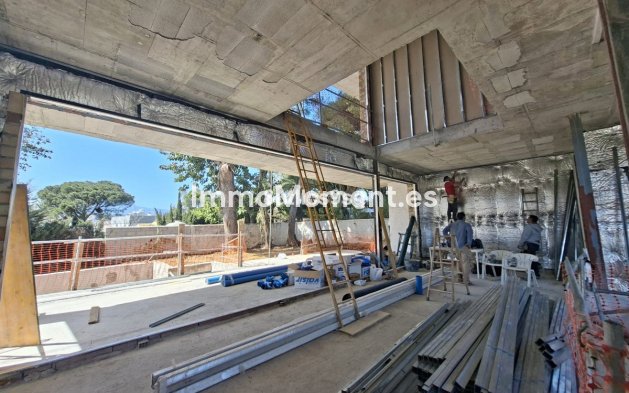 Resale - Villa - Estepona - Atalaya