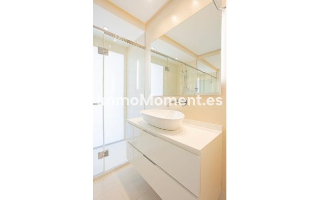 Resale - Apartment - Marbella - Río Real