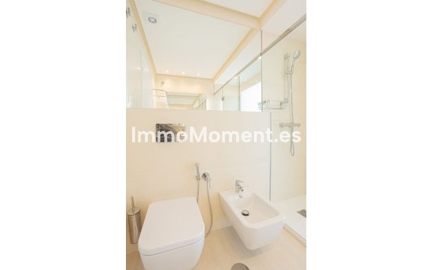 Resale - Apartment - Marbella - Río Real