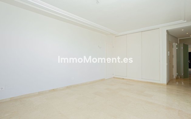 Resale - Apartment - Marbella - Río Real