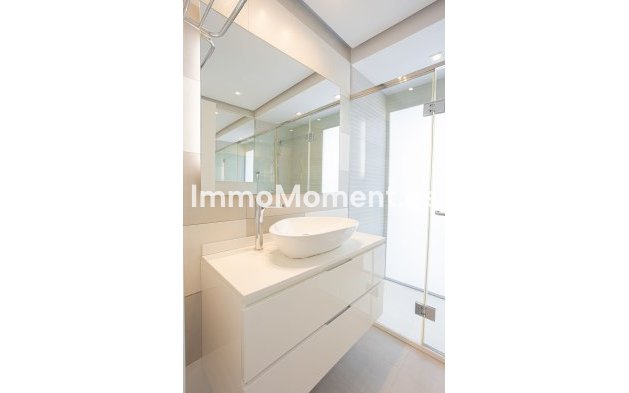 Resale - Apartment - Marbella - Río Real