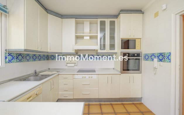 Reventa - Villa - Marbella - Marbella Centro