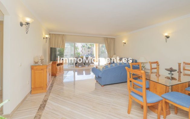 Resale - Apartment - Marbella - Elviria