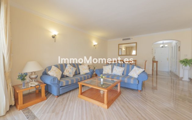 Resale - Apartment - Marbella - Elviria
