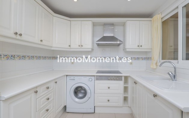 Resale - Apartment - Marbella - Elviria