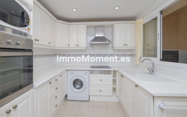 Resale - Apartment - Marbella - Elviria