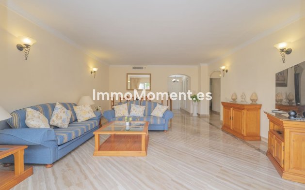 Resale - Apartment - Marbella - Elviria