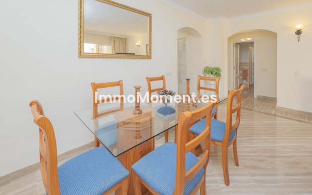Resale - Apartment - Marbella - Elviria