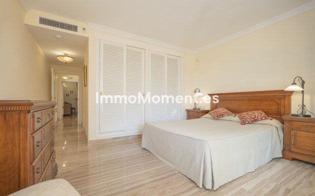 Resale - Apartment - Marbella - Elviria