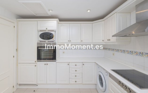 Resale - Apartment - Marbella - Elviria