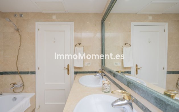 Resale - Apartment - Marbella - Elviria