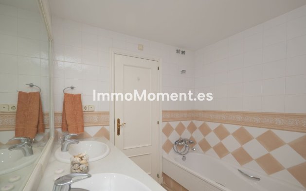 Resale - Apartment - Marbella - Elviria