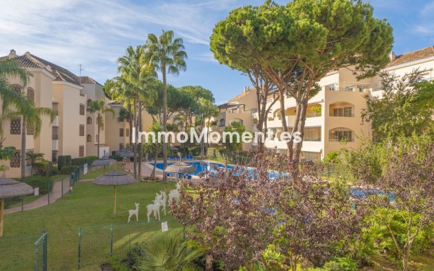 Resale - Apartment - Marbella - Elviria