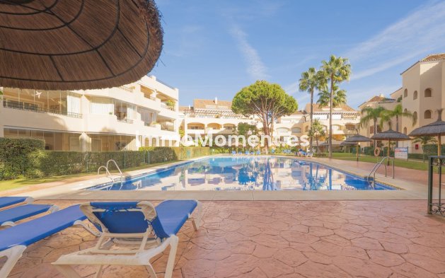 Resale - Apartment - Marbella - Elviria