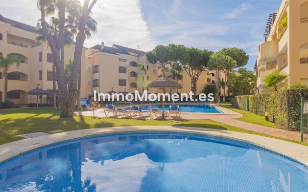 Resale - Apartment - Marbella - Elviria