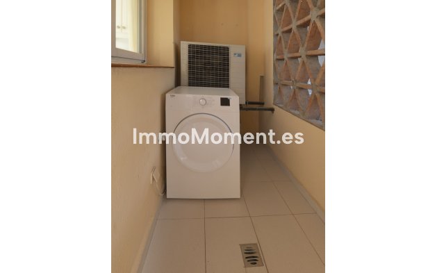 Resale - Apartment - Marbella - Elviria