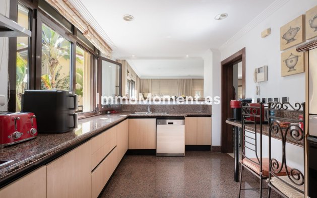 Wiederverkauf - Wohnung - Marbella - Puerto Banús