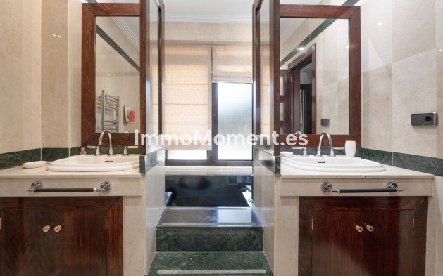 Wiederverkauf - Wohnung - Marbella - Puerto Banús