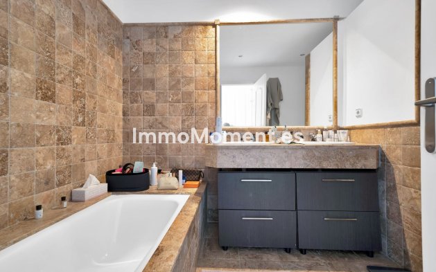 Wiederverkauf - Wohnung - Estepona  - Atalaya