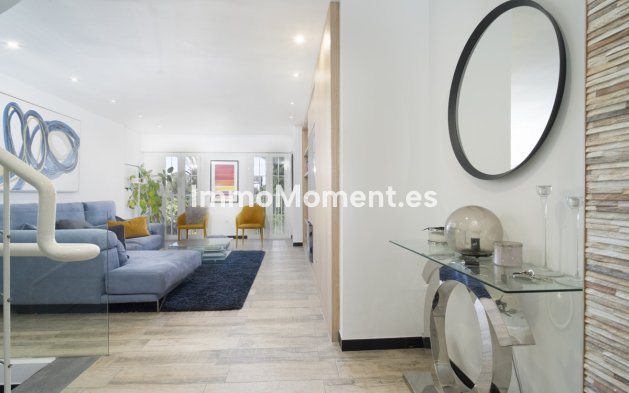 Resale - Townhouse - Marbella - Puerto Banús