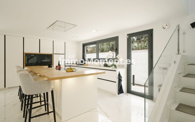 Wiederverkauf - Villa - Marbella - Nueva Andalucía