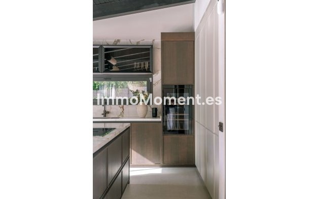 Resale - Villa - Marbella - Nueva Andalucía