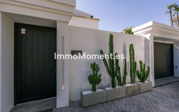 Resale - Villa - Marbella - Nueva Andalucía