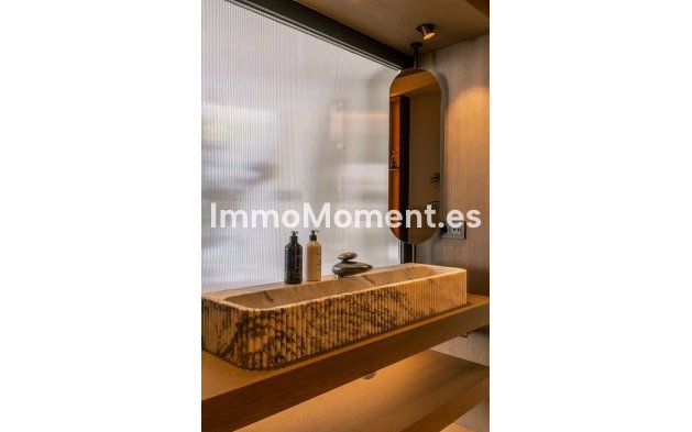 Resale - Villa - Marbella - Nueva Andalucía