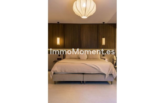 Resale - Villa - Marbella - Nueva Andalucía