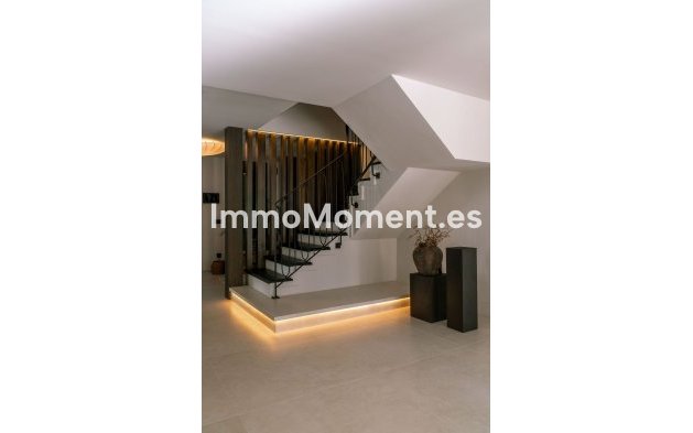 Resale - Villa - Marbella - Nueva Andalucía