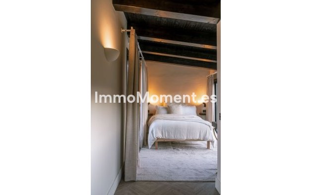 Resale - Villa - Marbella - Nueva Andalucía