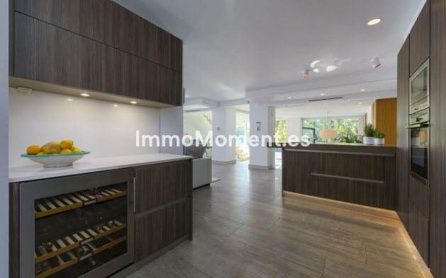 Resale - Villa - Marbella - Nueva Andalucía