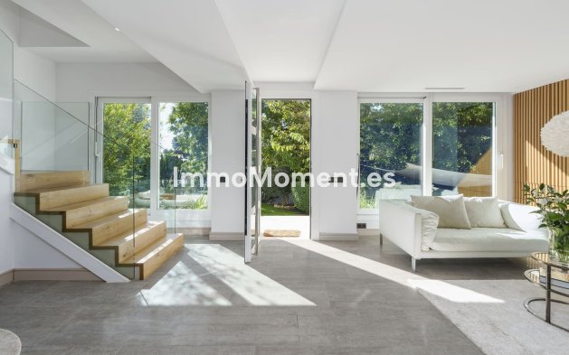 Resale - Villa - Marbella - Nueva Andalucía