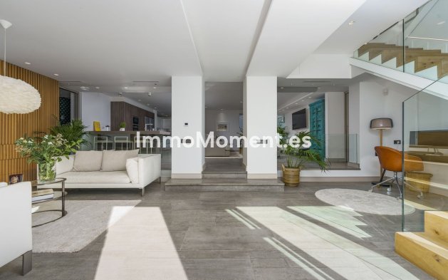 Resale - Villa - Marbella - Nueva Andalucía